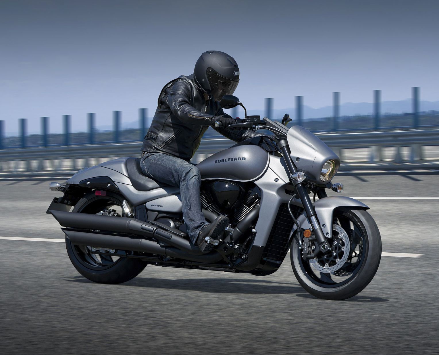 Suzuki Boulevard M109R gray